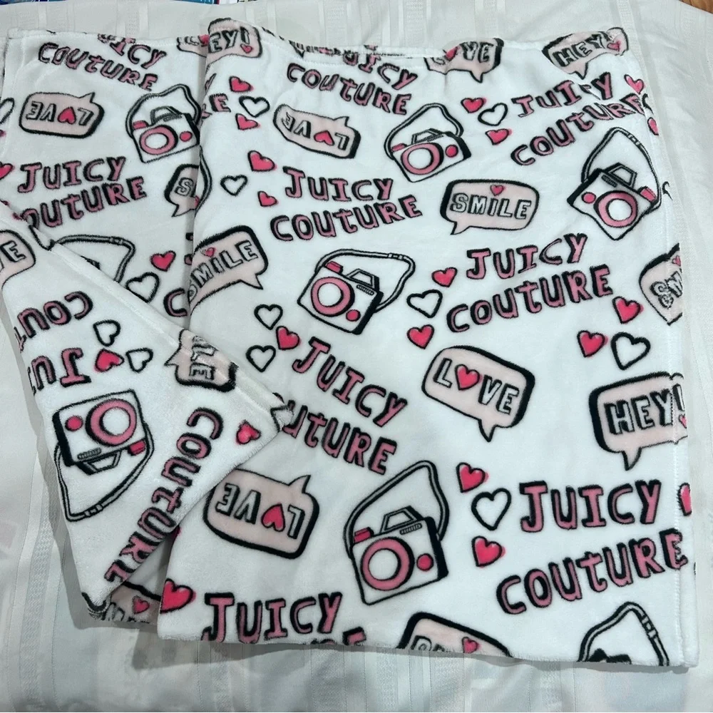 Juicy Couture blanket throw plush camera print white pink black 48 X 76 cozy